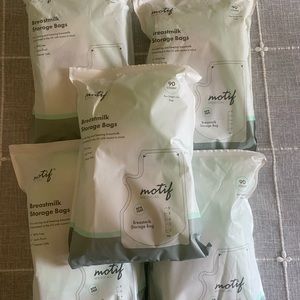 Motif milk storage bags